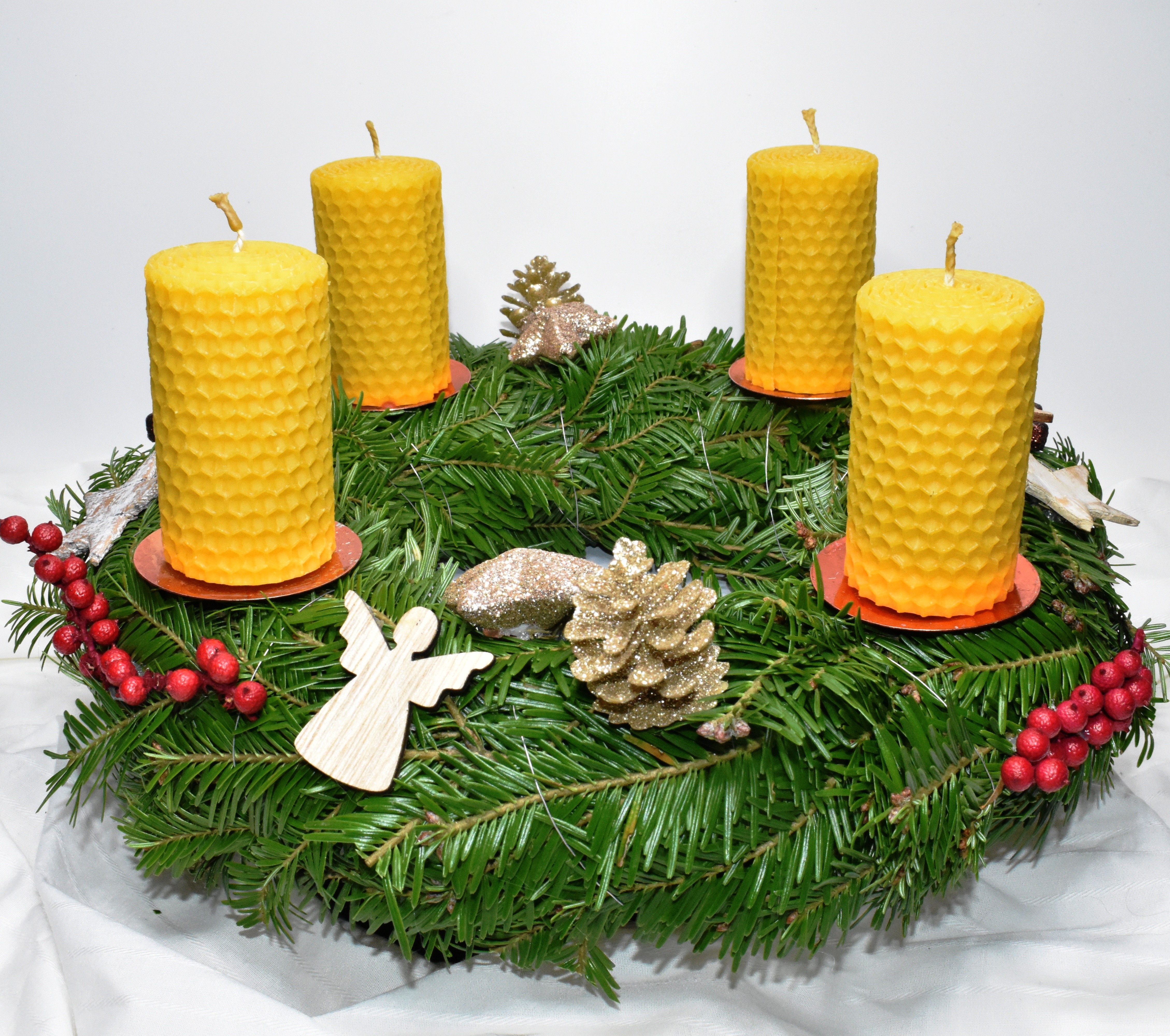 Svíčky ze včelího vosku na adventní věnec