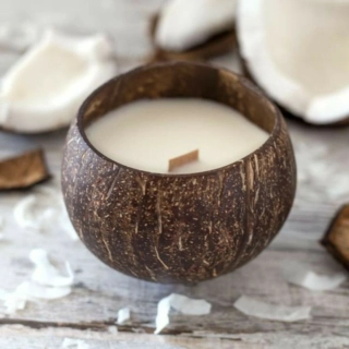 Svíčka v kokosovém ořechu s vůní Vanilky